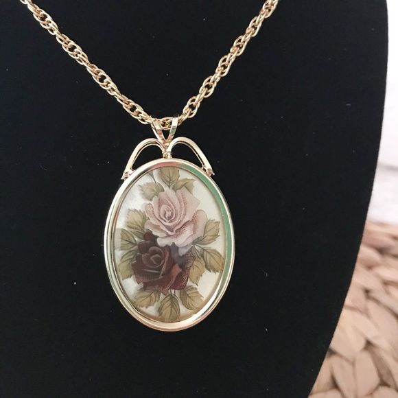 Vintage Victorian Style Rose Pendant Necklace - Picture 2 of 4